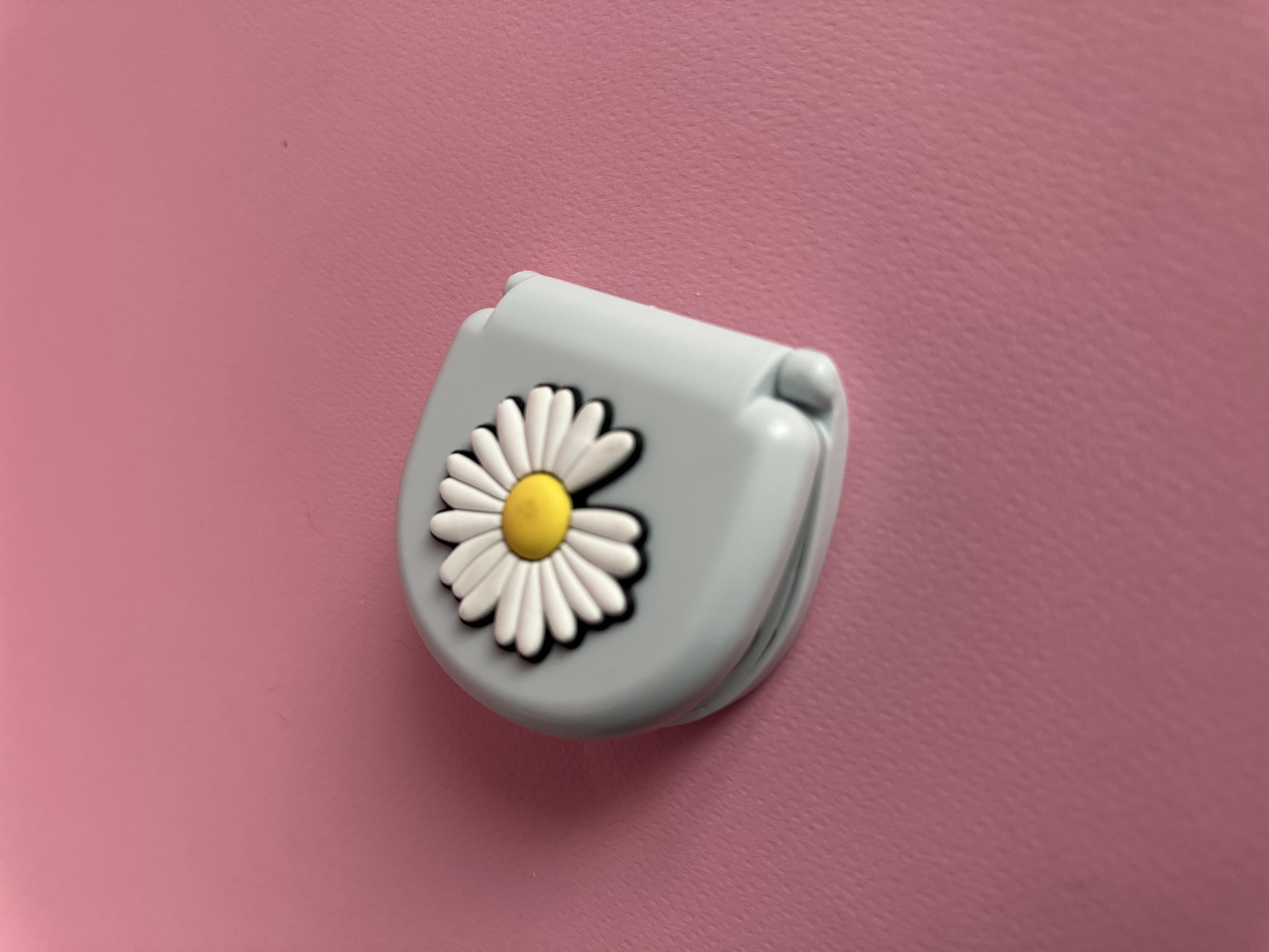 سێتی دەرزی ناو جانتا