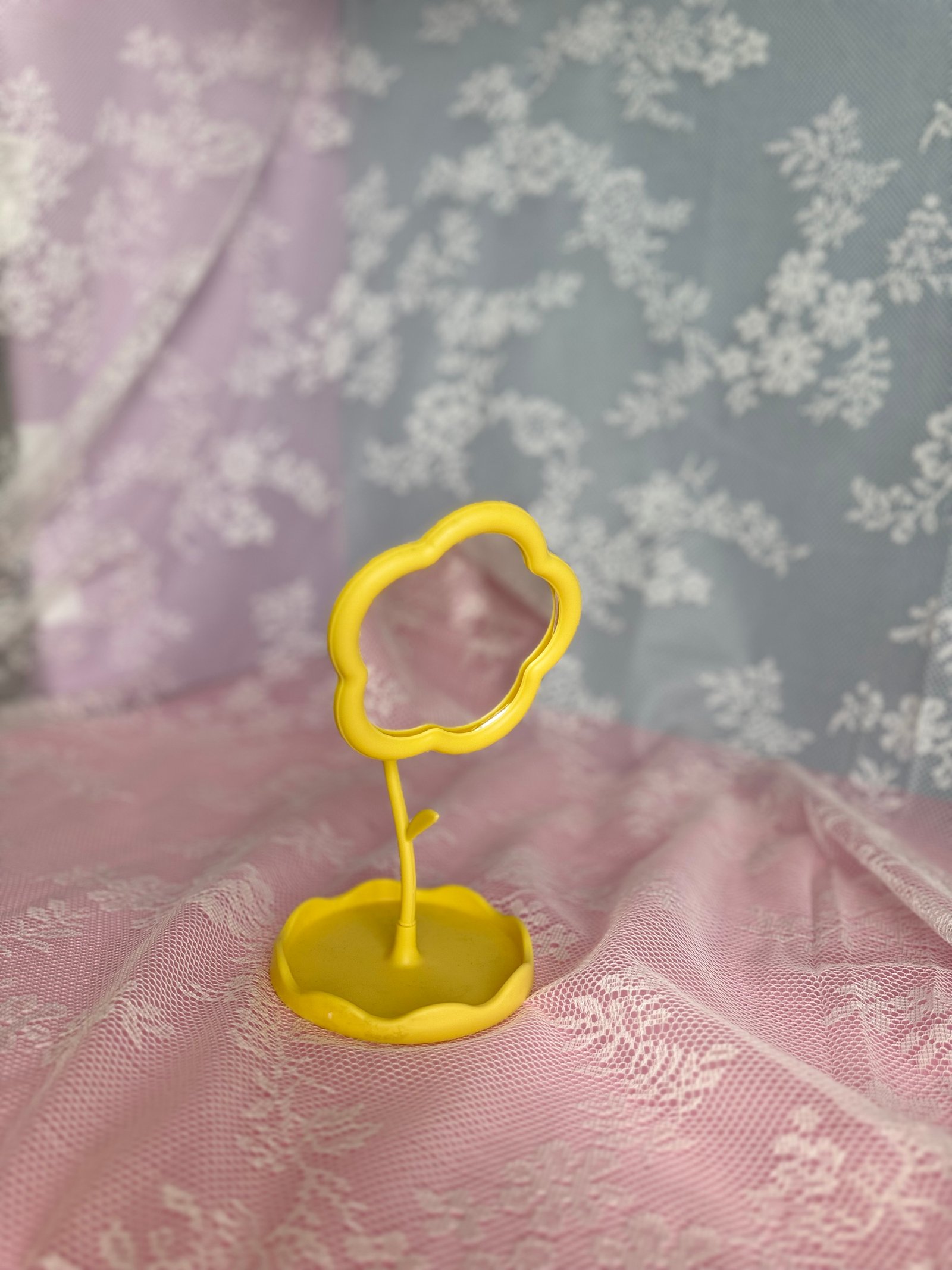 ئاوێنەی گوڵ